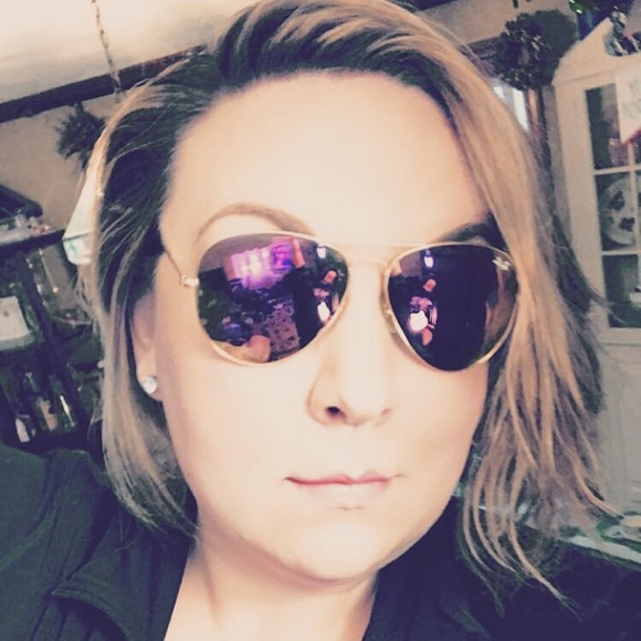 Meet your Posher, Kristin - Picture 1 of 1